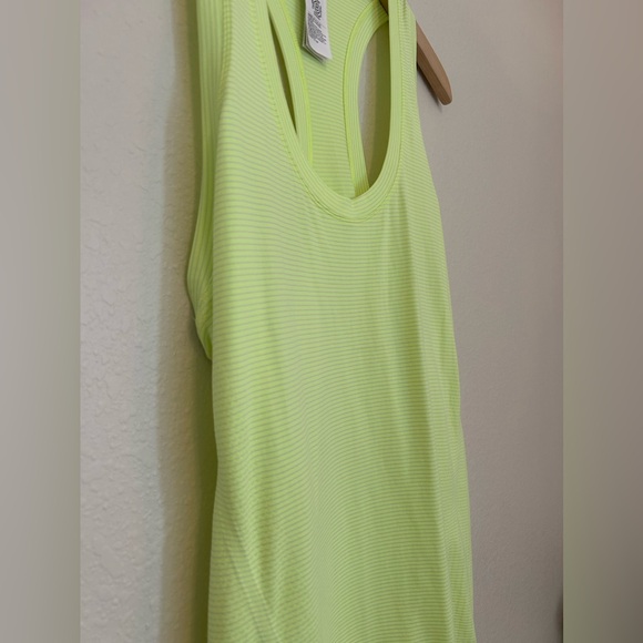 Athleta Momentum Seamless Tank - Picture 2 of 7